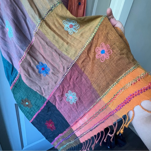 3/$20! Pashmina scarf long and wide, embroidered orange brown soft quality - Picture 5 of 8